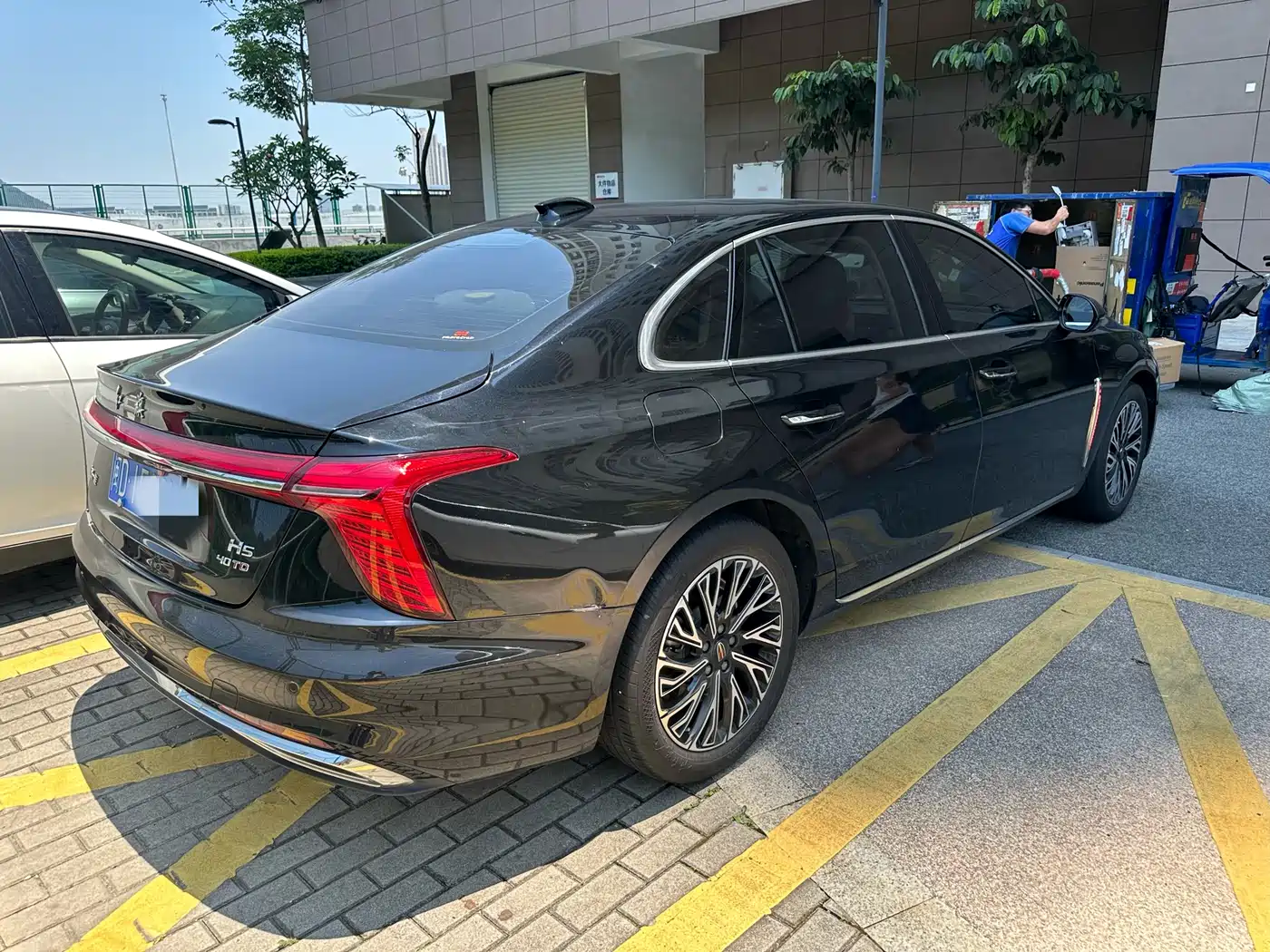 Hongqi H5 2024 2.0T Automatic Smart Connect Flag Enjoy Edition фото 6