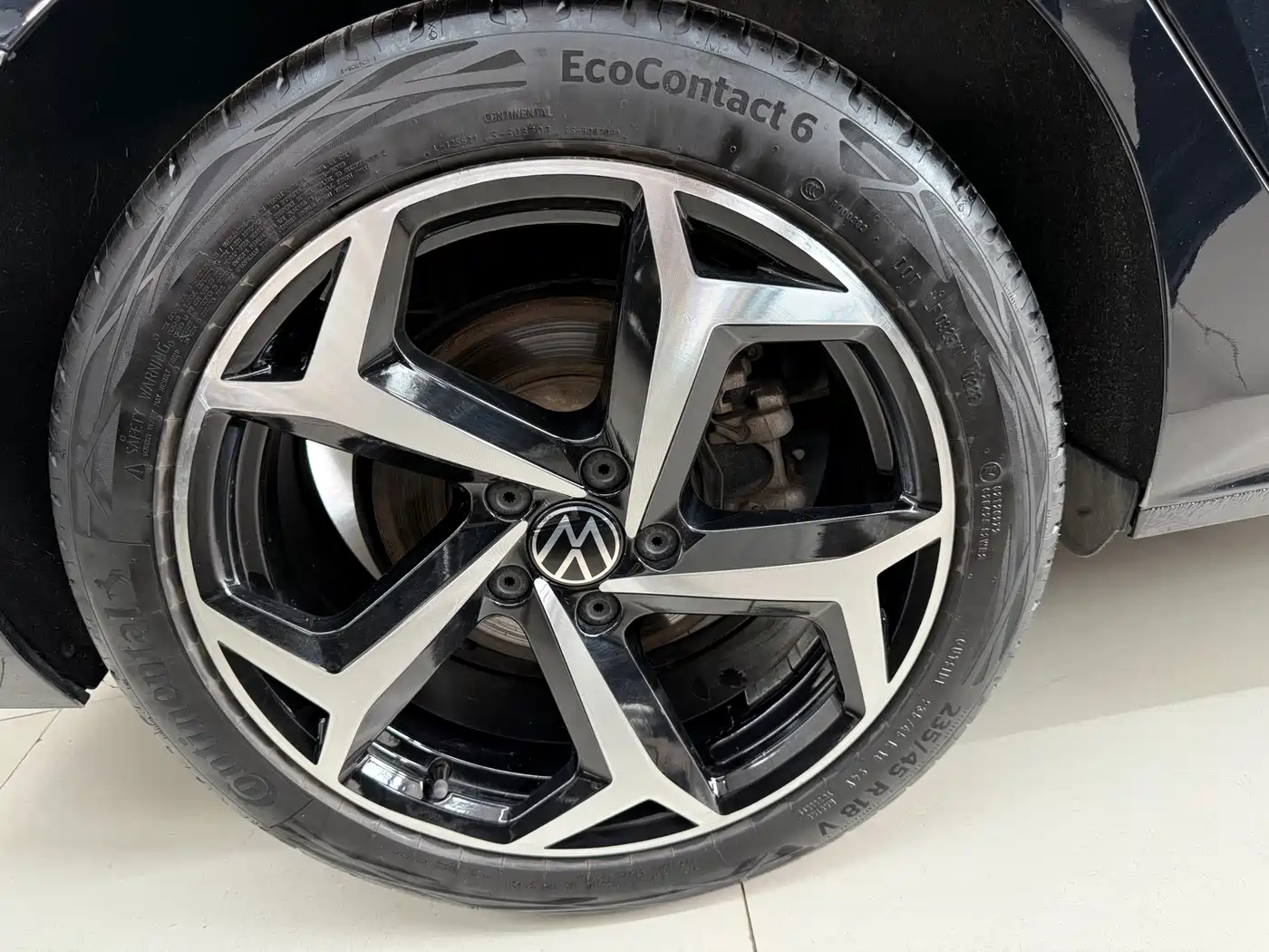 Volkswagen Passat 2023 330TSI Starlight Luxury Edition фото 13