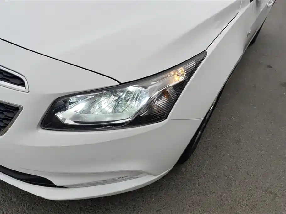 Chevrolet Cruze 2015 1.5L Classic SE AT фото 5
