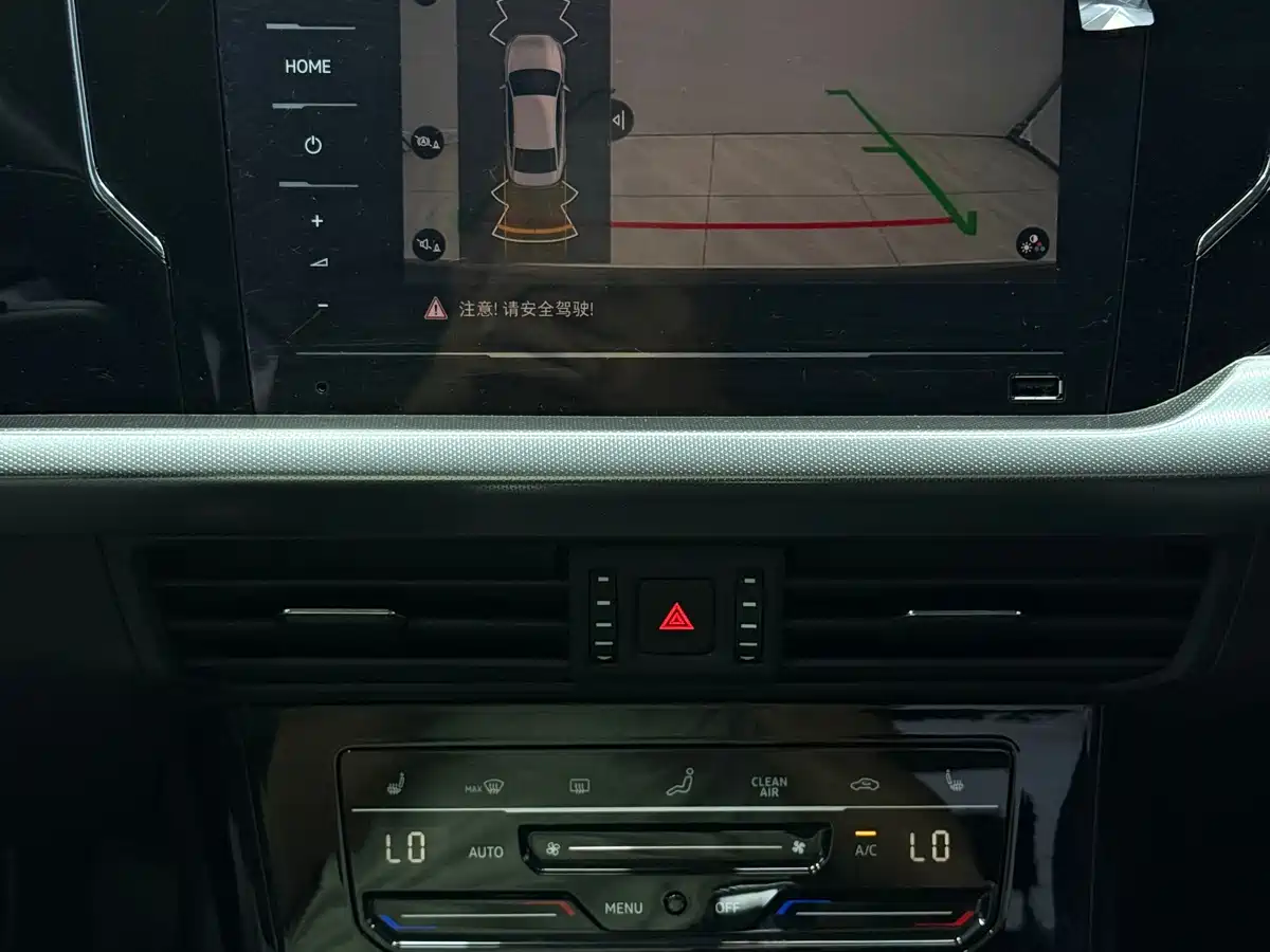 Volkswagen Passat 2023 280TSI Elite Edition фото 15