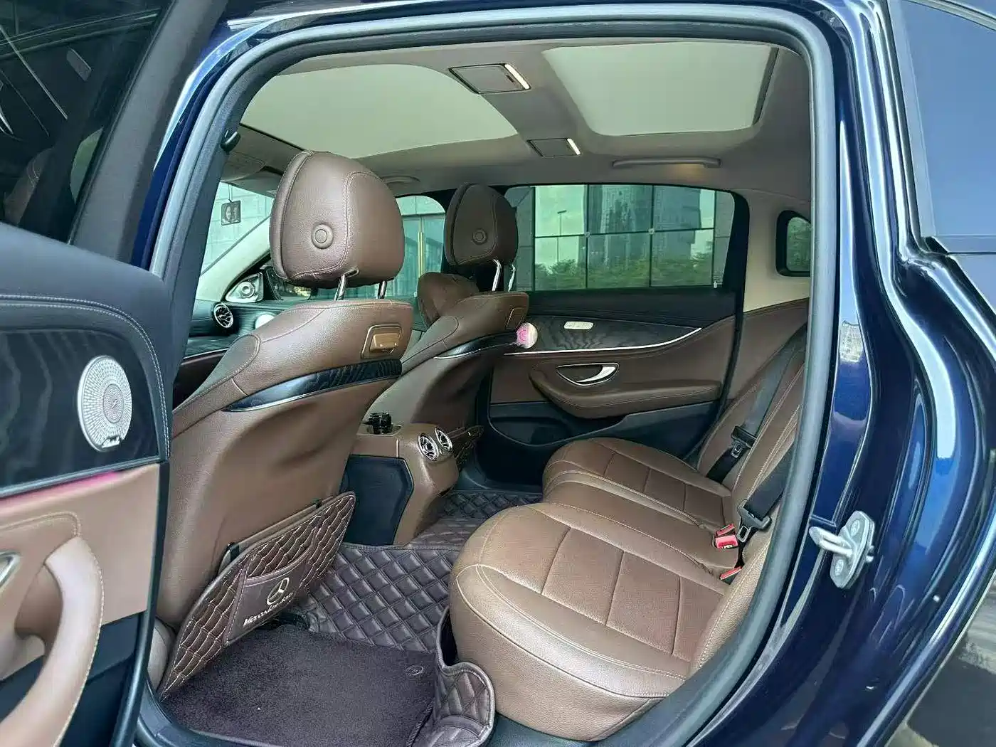 Mercedes-Benz E-Class 2016 E 300 L Sport Fashion Type фото 5