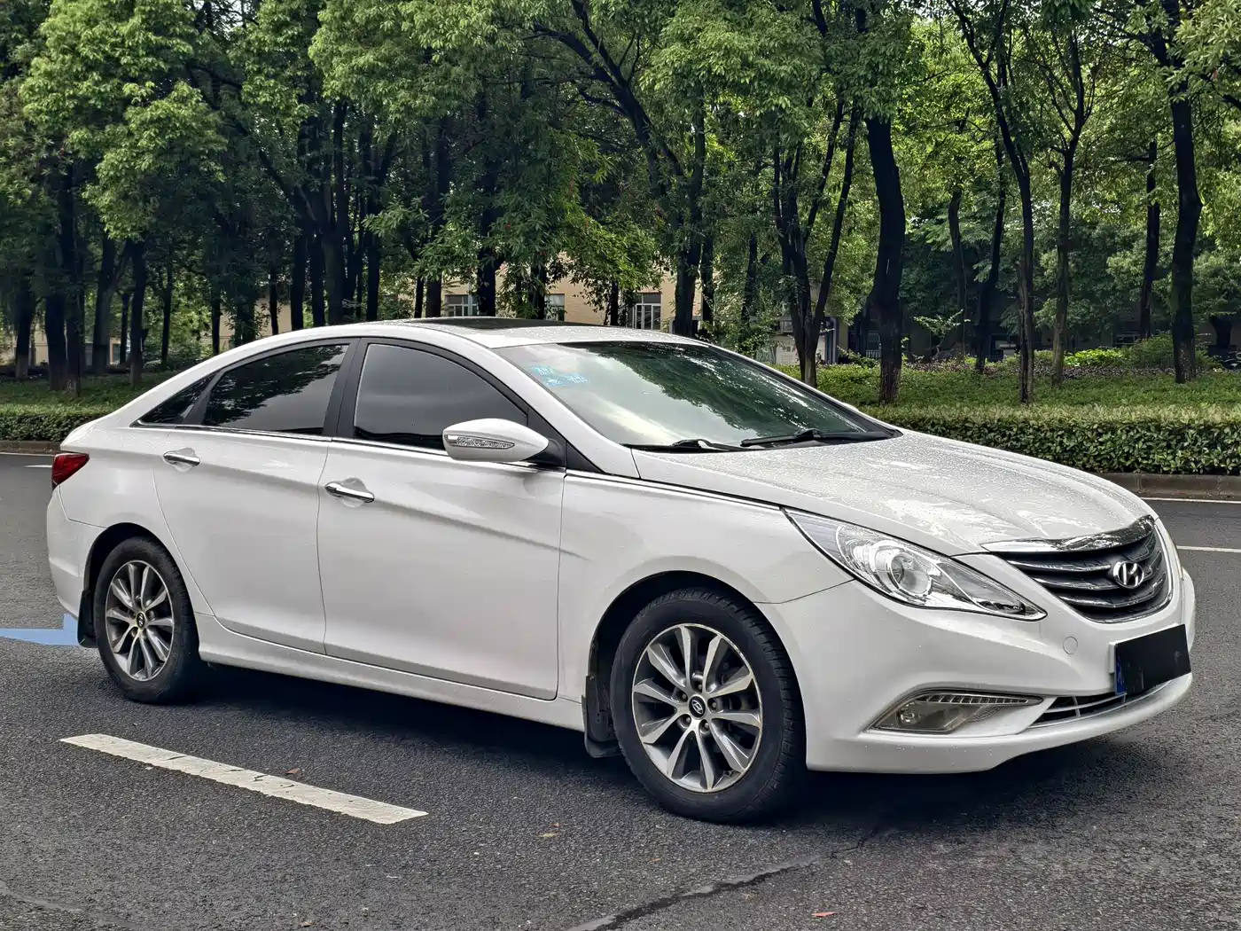 Hyundai Sonata 2013 2.0L Automatic Luxury Edition фото 3