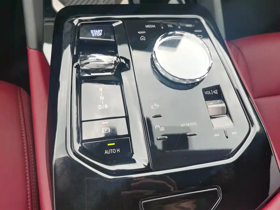BMW i5 2024 eDrive 35L Premium Model M Sport Package фото 16