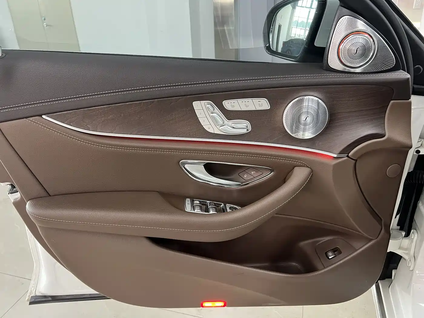 Mercedes-Benz E-Class 2020 Facelift E 300 L Exclusive фото 15