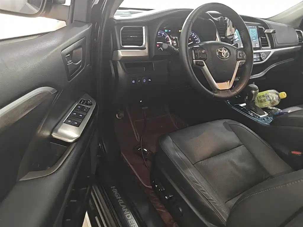 Toyota Highlander 2021 2.0T AWD Premium 7-Seater фото 16