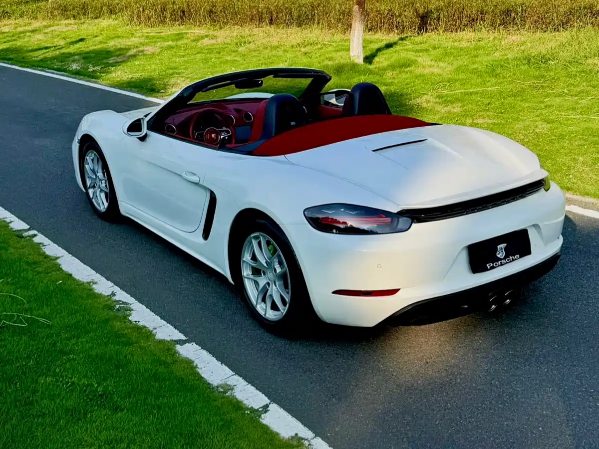 Photo 13 - Porsche 718