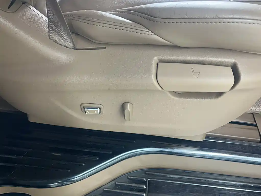 Buick GL8 2017 ES 28T Premium China V фото 22