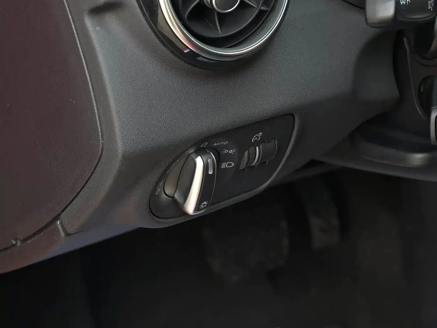 Audi A1 2016 2014 30 TFSI Sportback Comfort