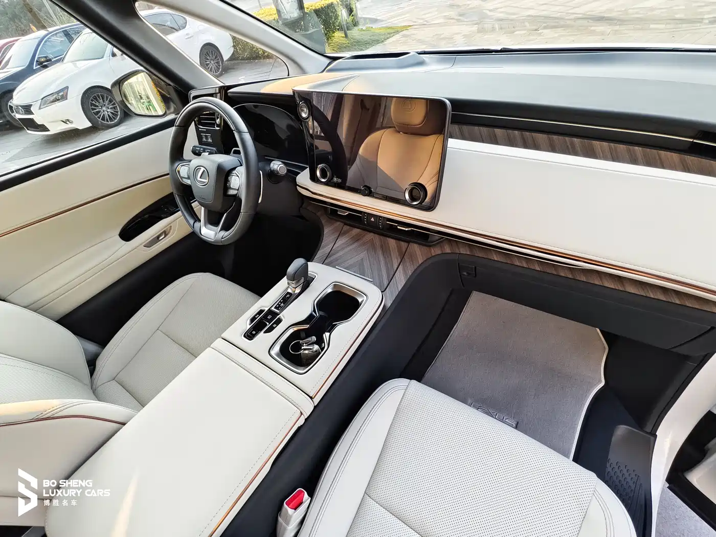 Lexus LM 2025 Model 350h Seven-Seater Elegance Edition фото 9
