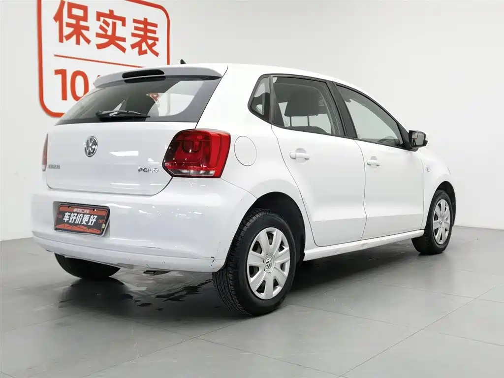 Volkswagen Polo 2013 1.4L Manual Trend Edition фото 2