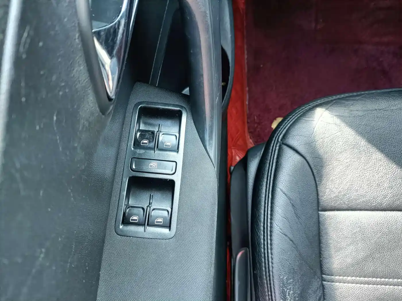 Volkswagen Polo 2014 1.6L Automatic Comfort Edition фото 16