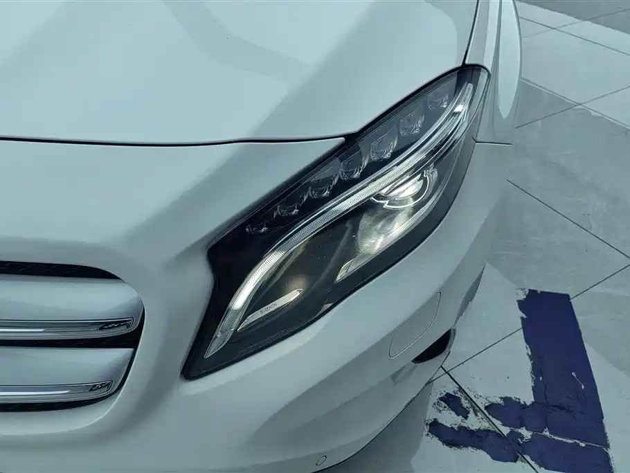 Mercedes-Benz GLA 2016 GLA 220 4MATIC Fashion фото 5