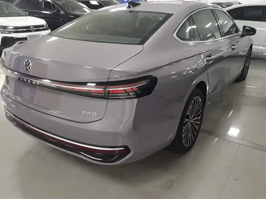 Volkswagen Passat 2025 Pro 380TSI Dragon Prestige Edition фото 3