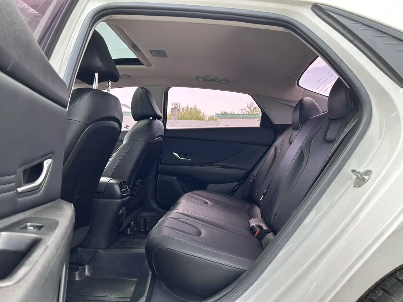 Hyundai Elantra 2022 1.5L CVT GLX Elite Edition фото 9