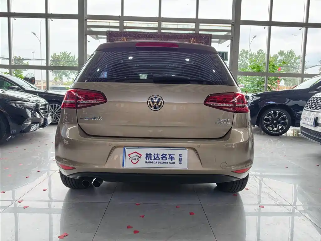Volkswagen Golf 2017 230TSI Auto Luxury Millionth Anniversary Edition фото 5