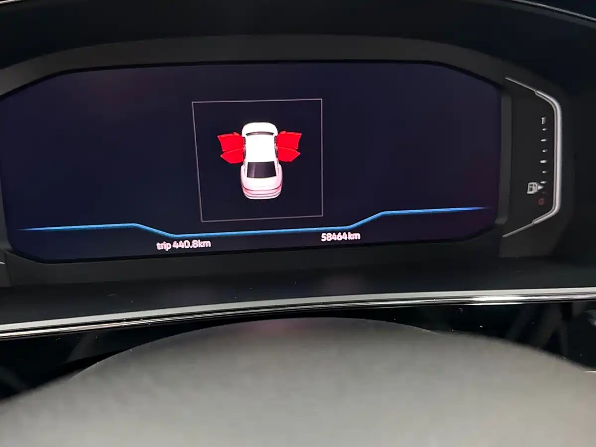 Volkswagen Passat 2019 330TSI Luxury Edition China VI фото 16