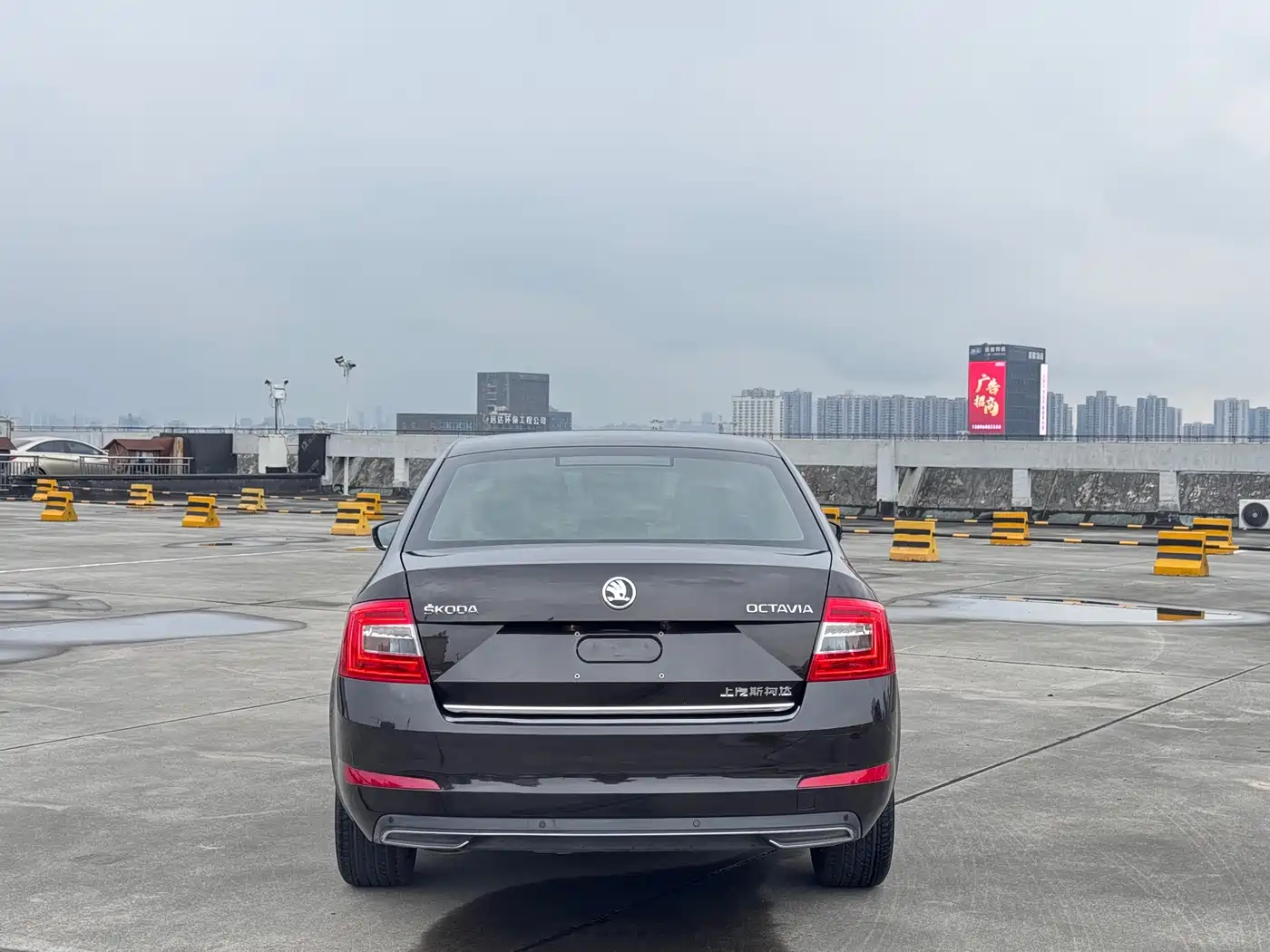 Škoda Octavia 2017 1.6L Automatic Smart Edition фото 6
