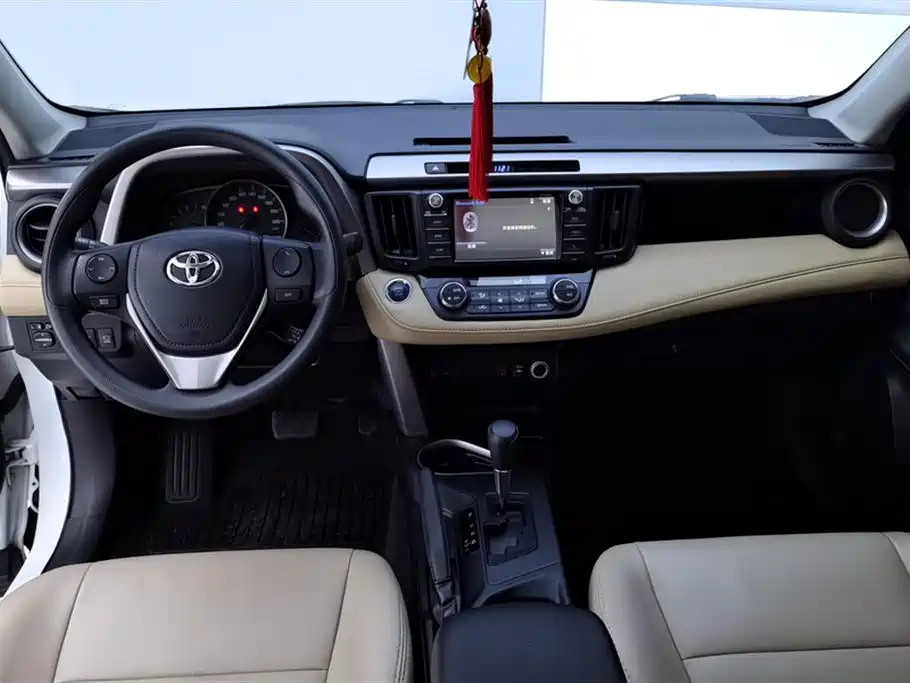 Toyota RAV4 Rongfang 2016 2.0L CVT 2WD Trend (China V) фото 12
