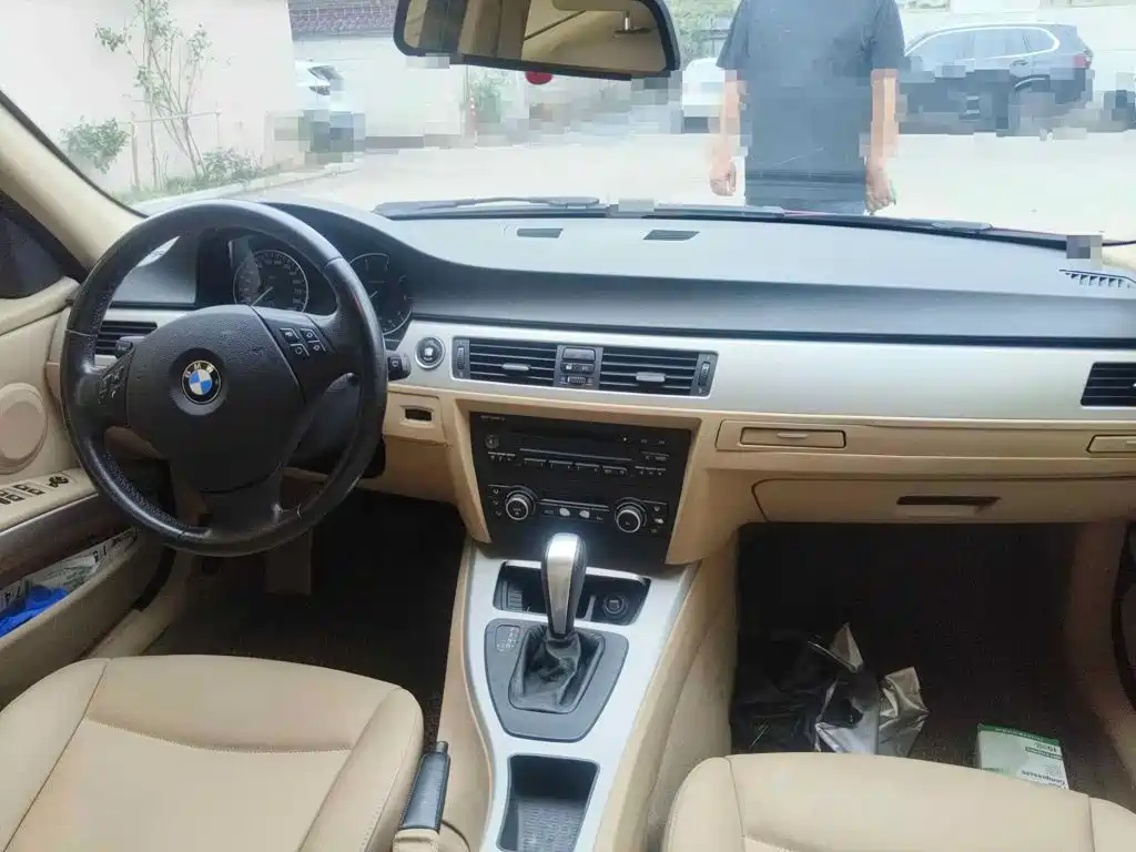 صورة 12 - BMW 3 Series