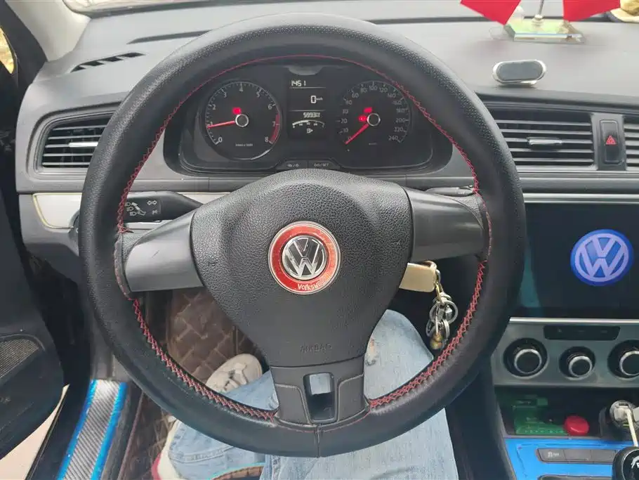 Volkswagen Lavida 2013 Facelift Classic 1.6L Manual Trend фото 15