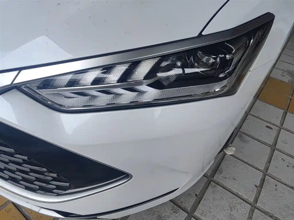 BYD Qin PLUS 2024 Glory Edition DM-i 55KM Leading фото 24