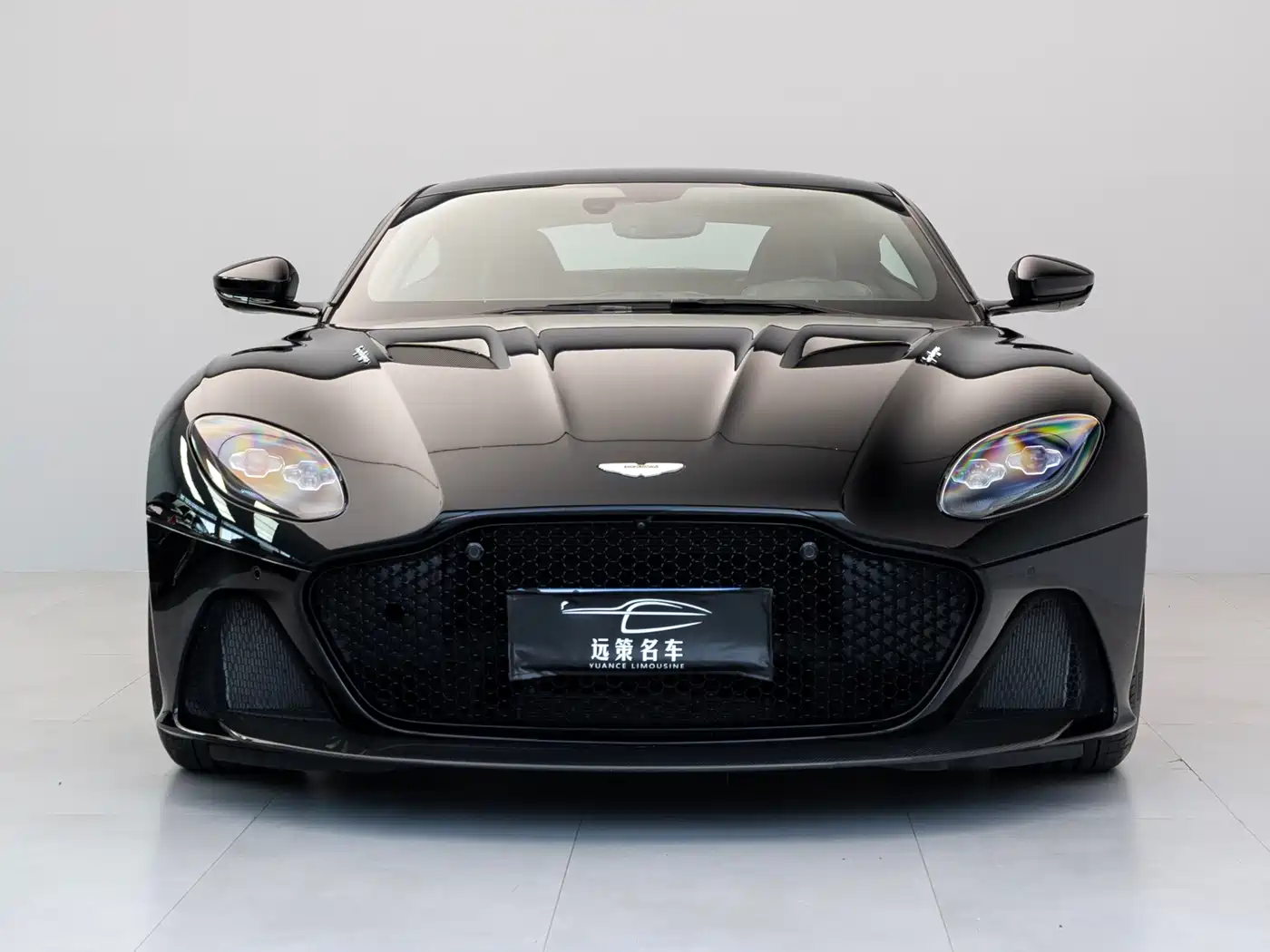 Aston Martin DBS 2022 DBS Superleggera V12 Coupe
