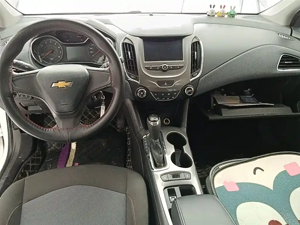 Chevrolet Cruze 2018 Hatchback 320 Automatic Pioneer Sunroof Edition фото 10