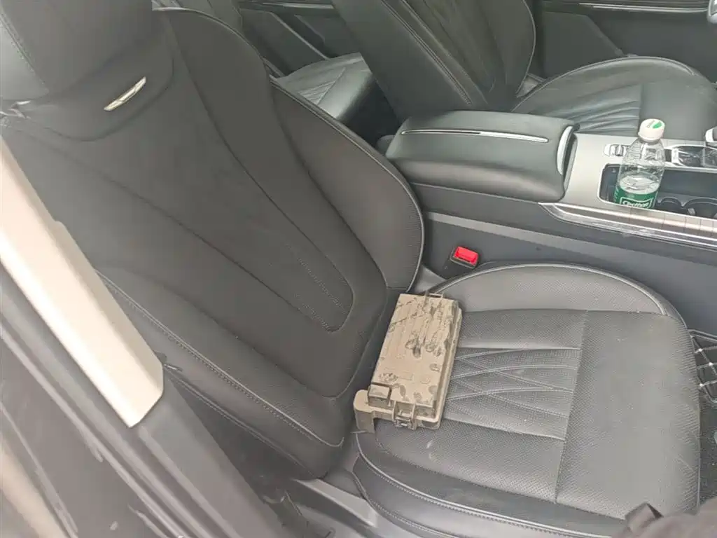 Hongqi HS7 PHEV 2024 2.0T PHEV AWD Qichang Edition 7-seater фото 25