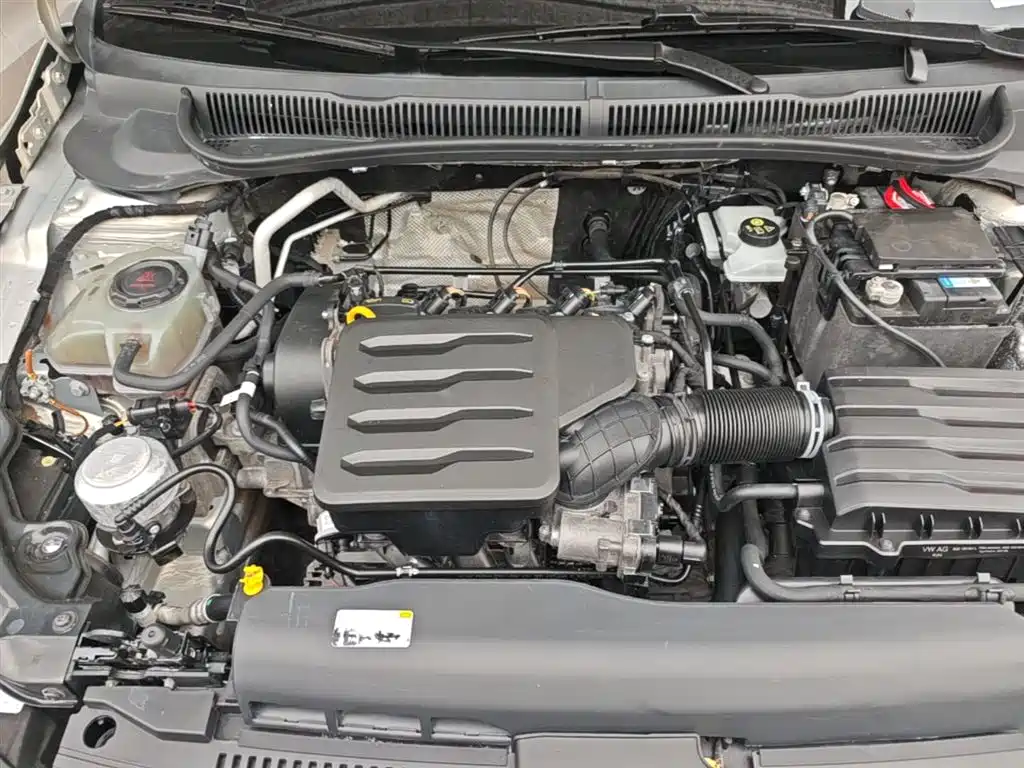 Volkswagen Polo 2019 Plus 1.5L Automatic Panorama Enjoyment Edition фото 20