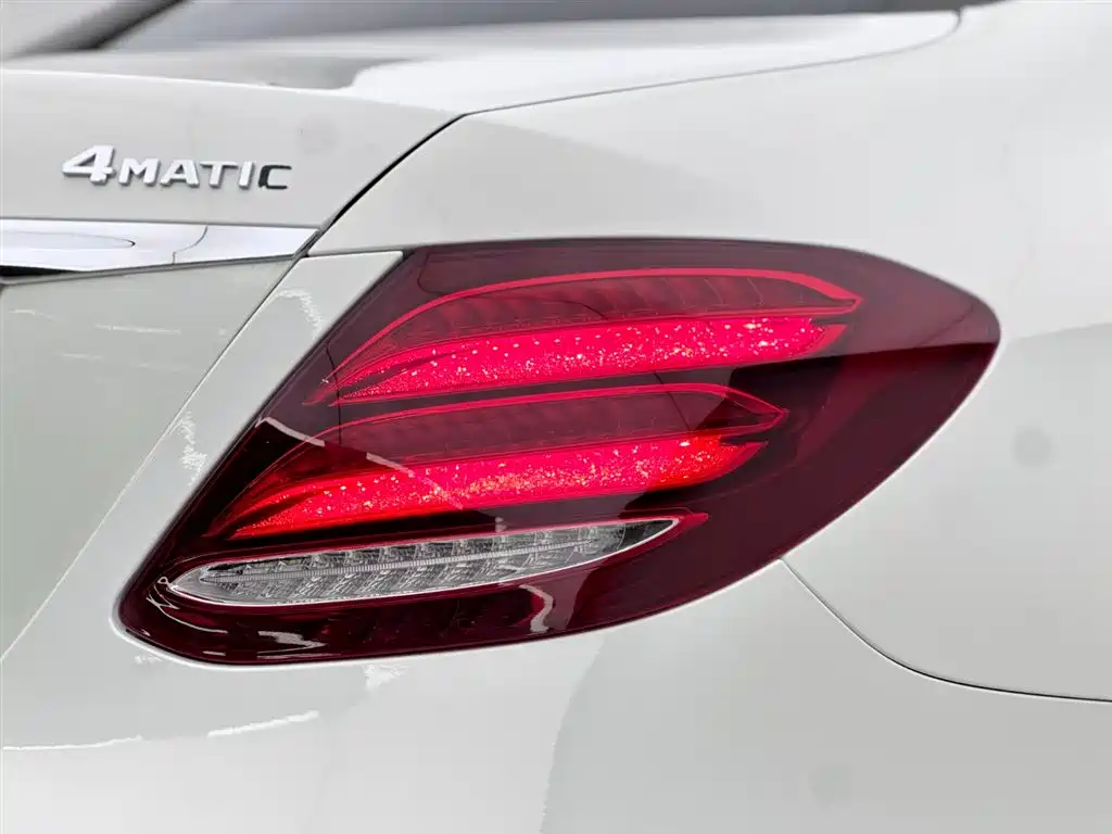 Mercedes-Benz E-Class 2017 E 200 Sport 4MATIC фото 16