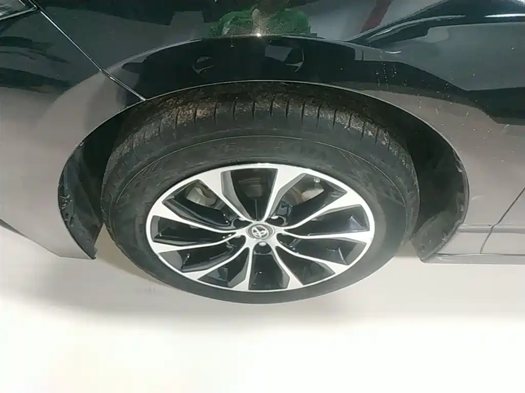 Toyota Avalon 2022 Hybrid 2.5L Luxury Edition фото 23