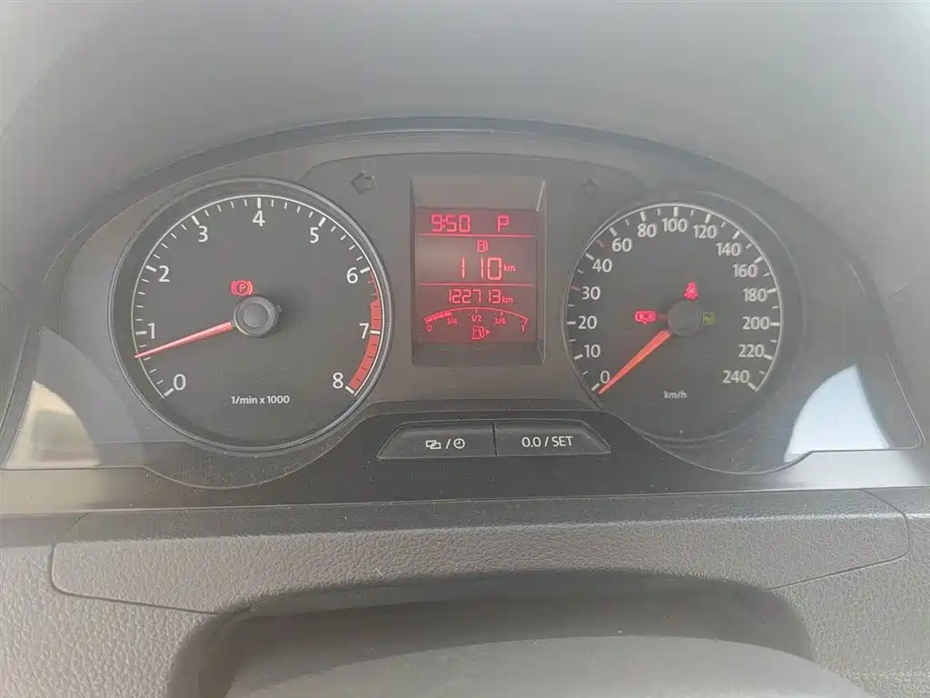 Volkswagen Santana 2015 1.6L Automatic Comfort Edition фото 9