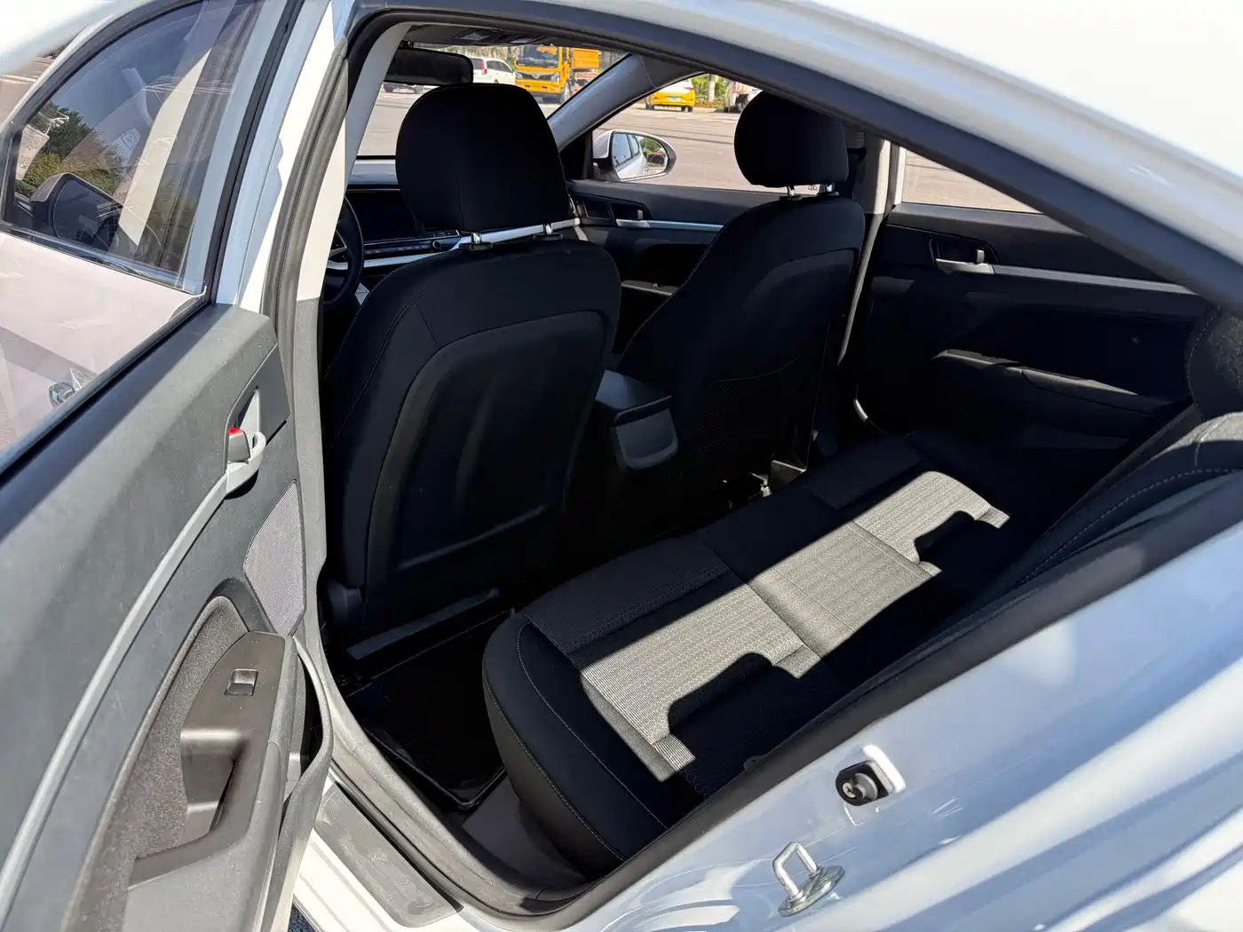 Hyundai Elantra 2016 Model 1.6L Automatic Smart Elite фото 6