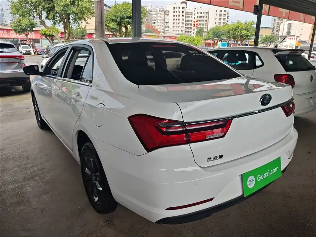 BYD Qin 2019 1.5L Automatic Prestige фото 5