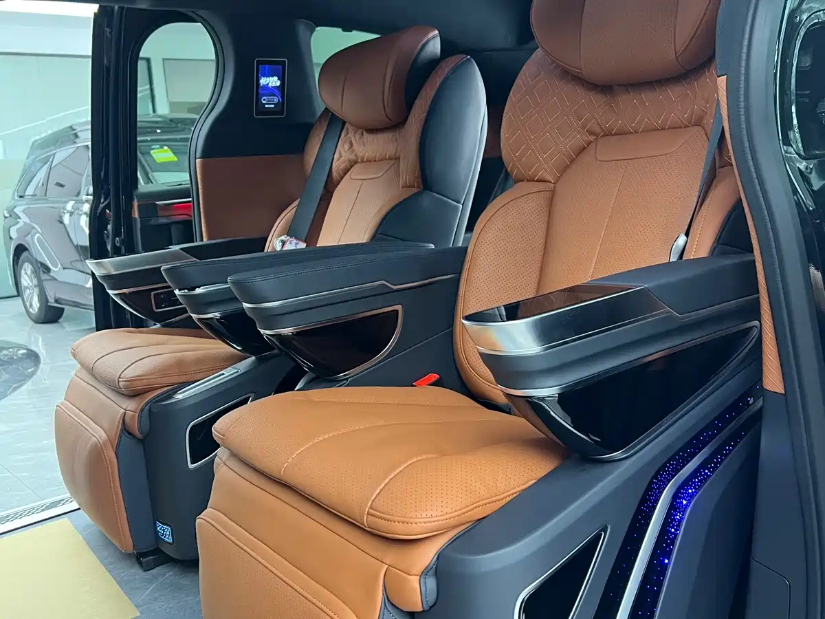 Toyota Granvia 2026 Model 2.5L Hybrid Comfort Edition фото 11