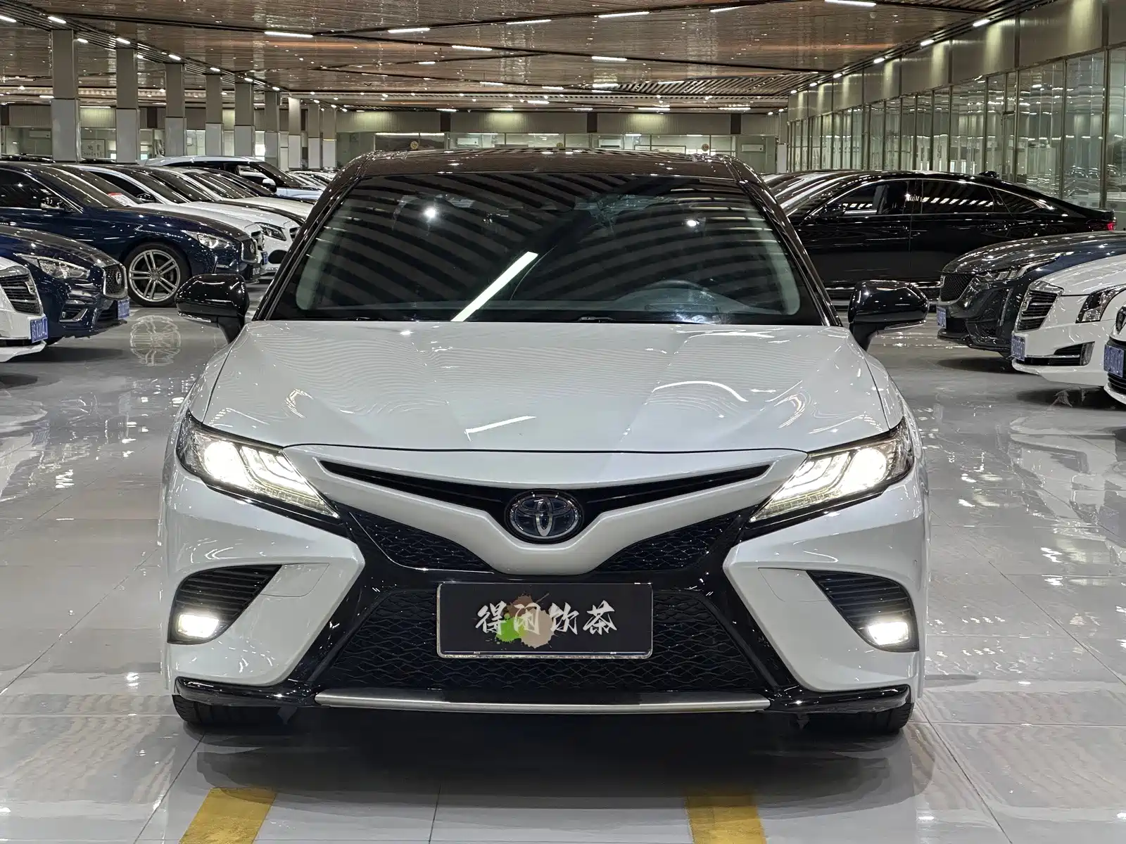 Photo 2 - Toyota Camry