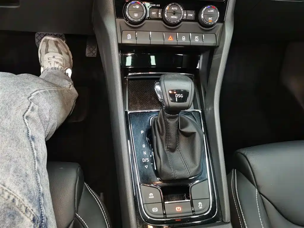 Škoda Kodiaq 2018 TSI330 5-seat FWD Luxury Premium фото 10