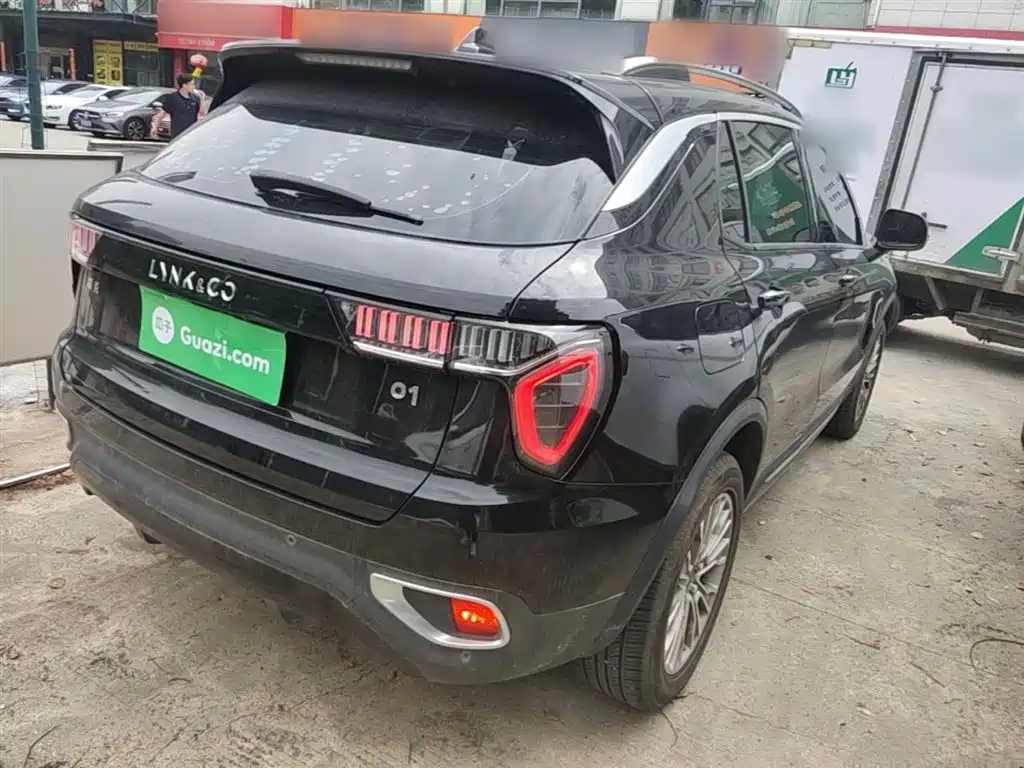 Lynk & Co 01 2018 2.0T 2WD Type+ Edition фото 5