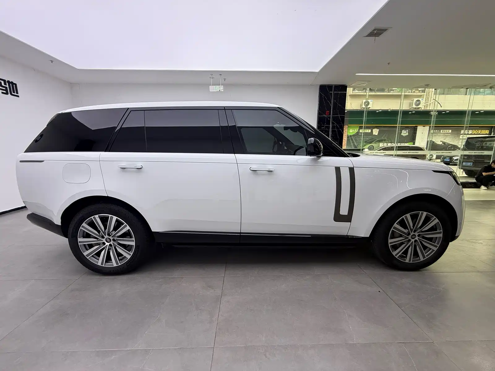 Фото 8 - Land Rover Range Rover