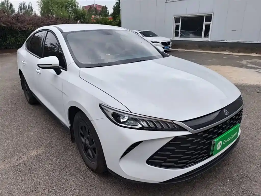 BYD Qin PLUS 2025 DM-i Smart Drive 55KM Leader фото 4