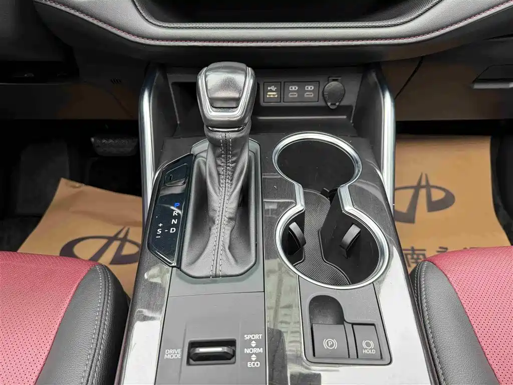 Toyota Crown Kluger 2021 2.5L HEV AWD Flagship Edition фото 12