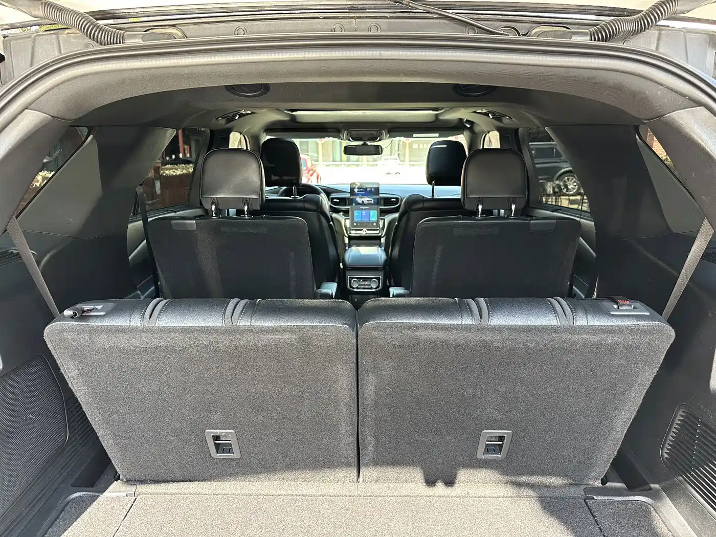 Фото 30 - Ford Explorer