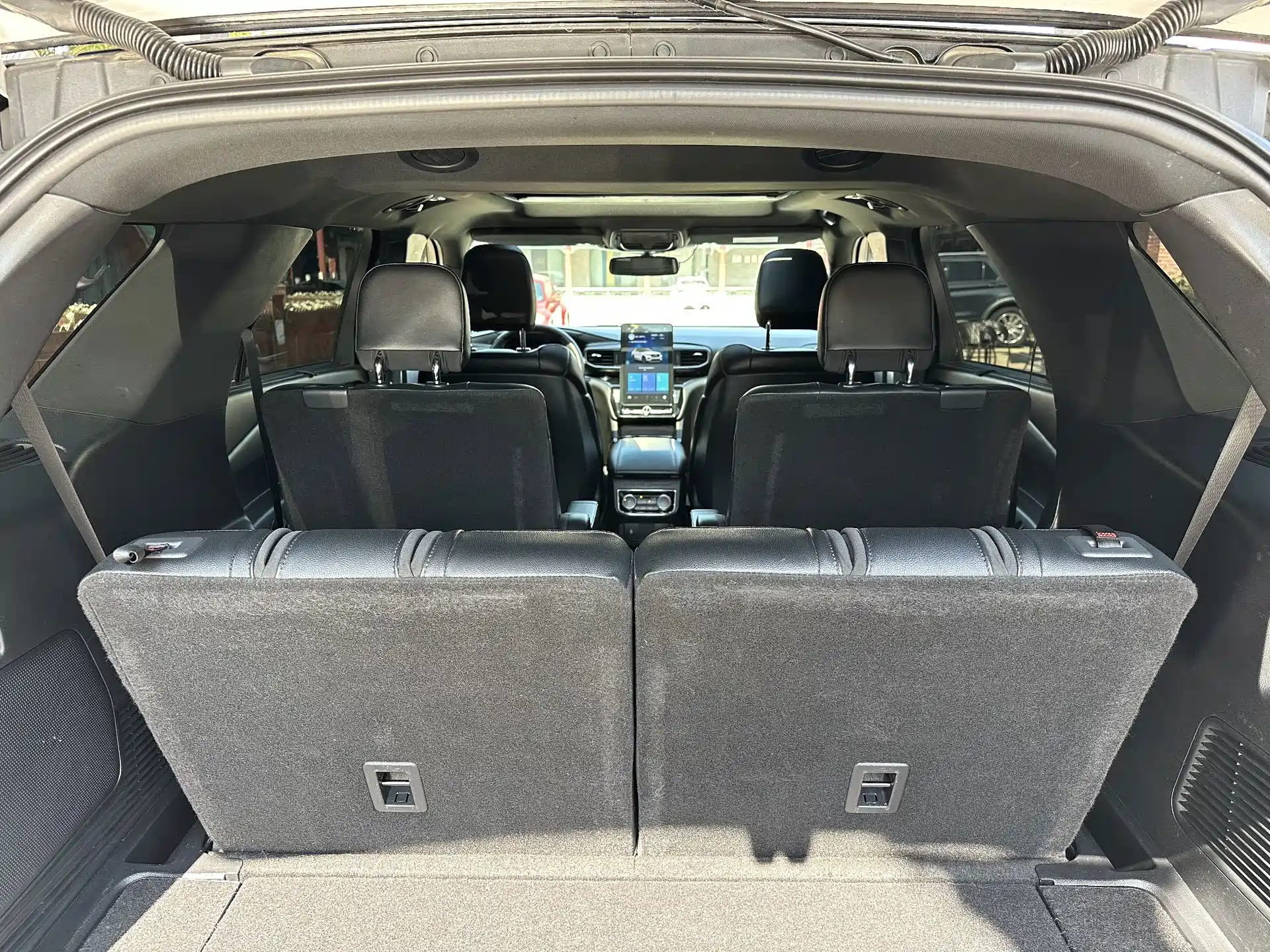 Фото 30 - Ford Explorer