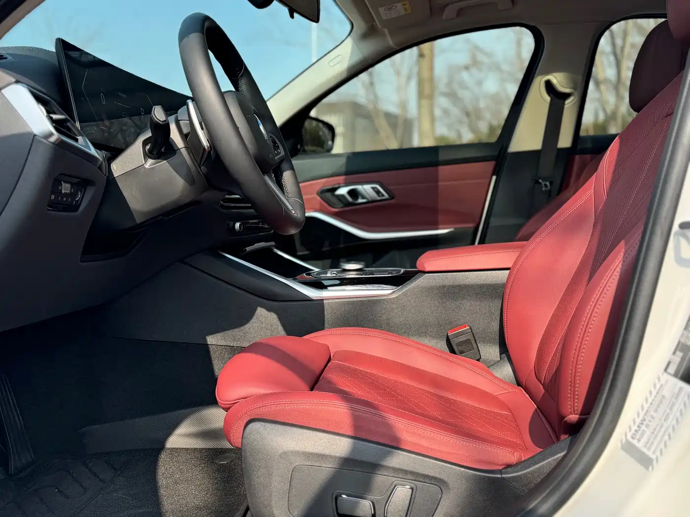BMW 3 Series 2024 320i M Sport Package фото 6