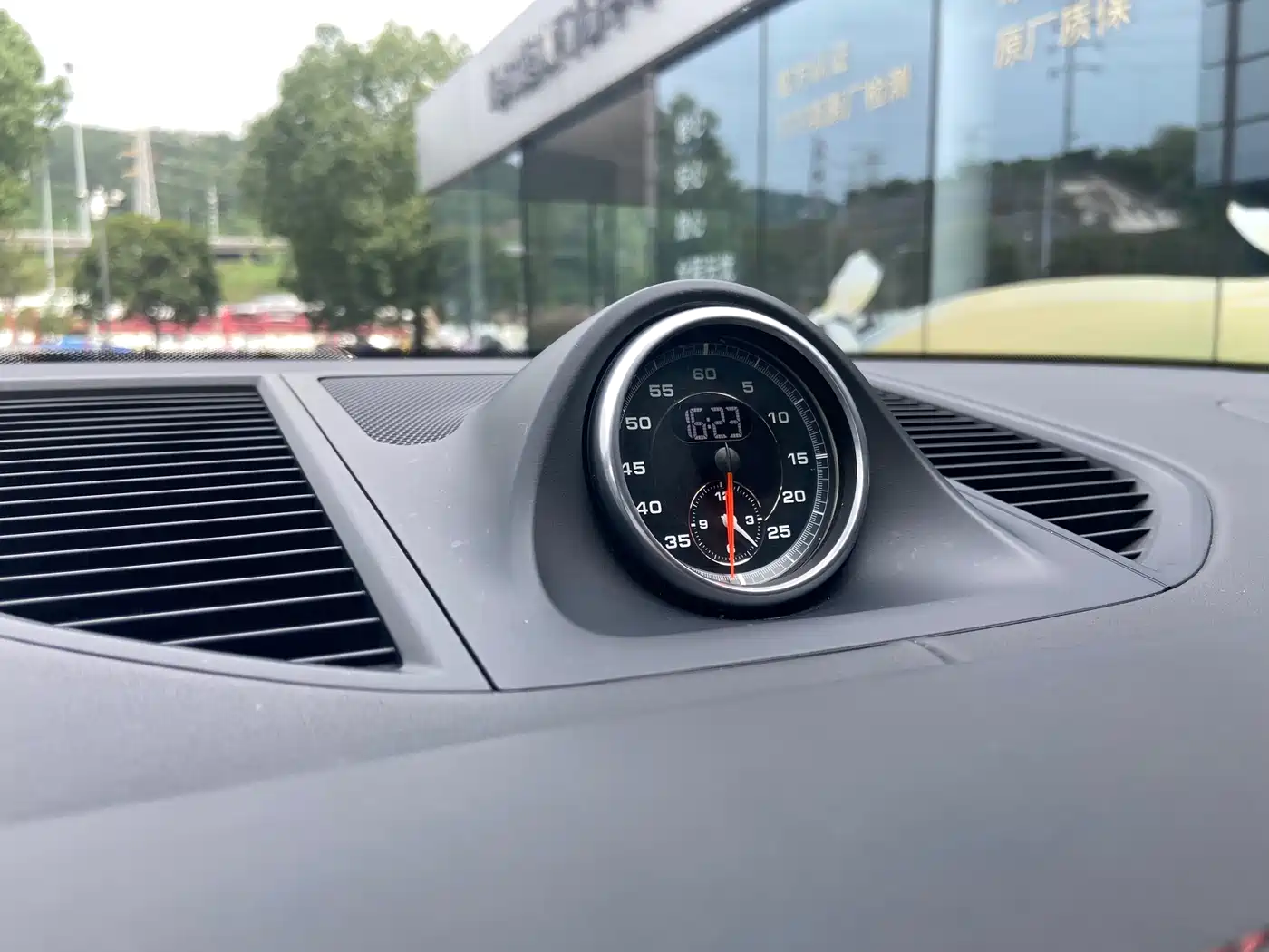 Porsche Macan 2017 Macan 2.0T фото 11