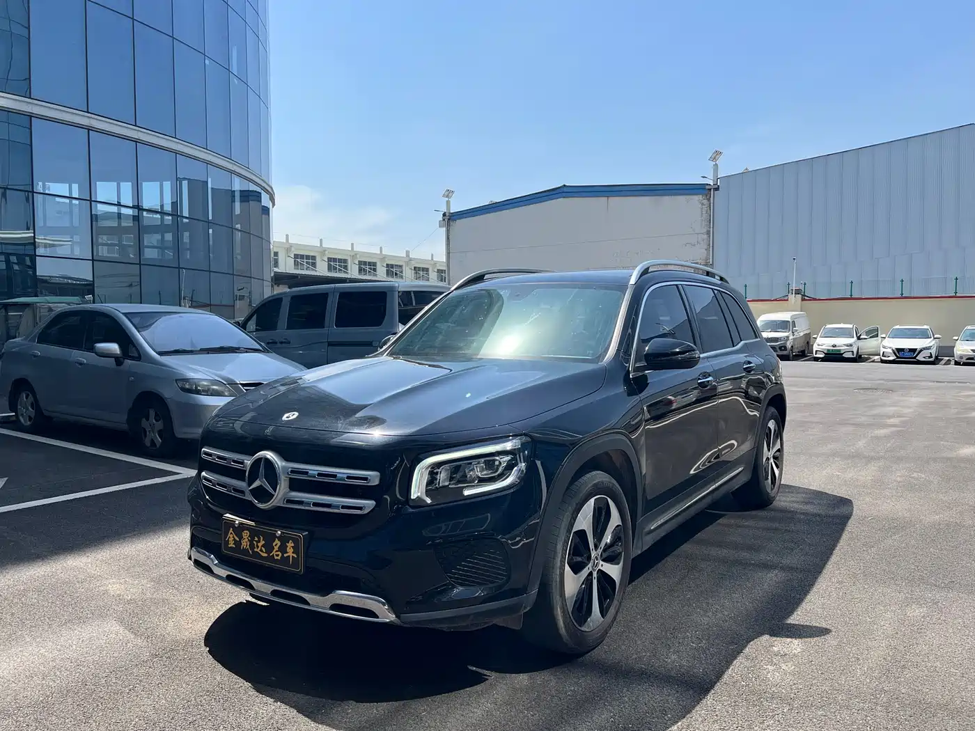 MERCEDES-BENZ GLB