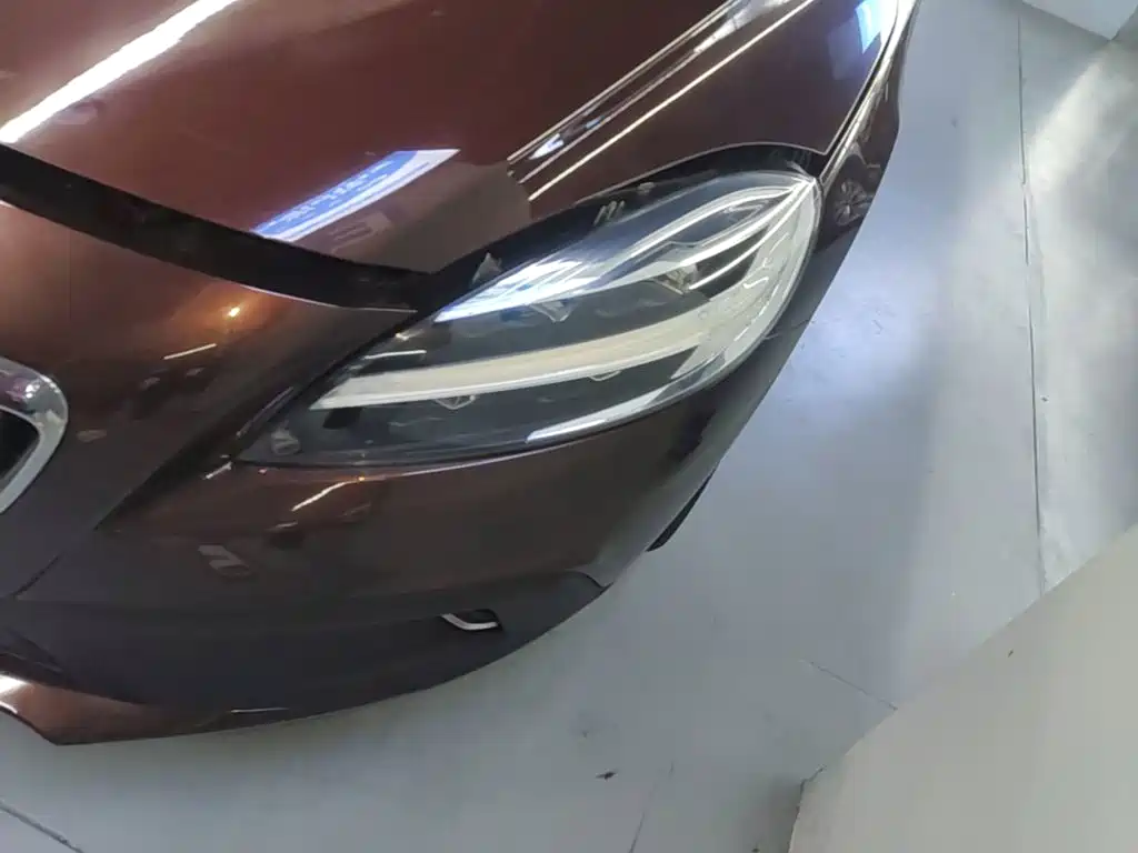 Volvo V40 2018 2017 Cross Country T3 Inscription