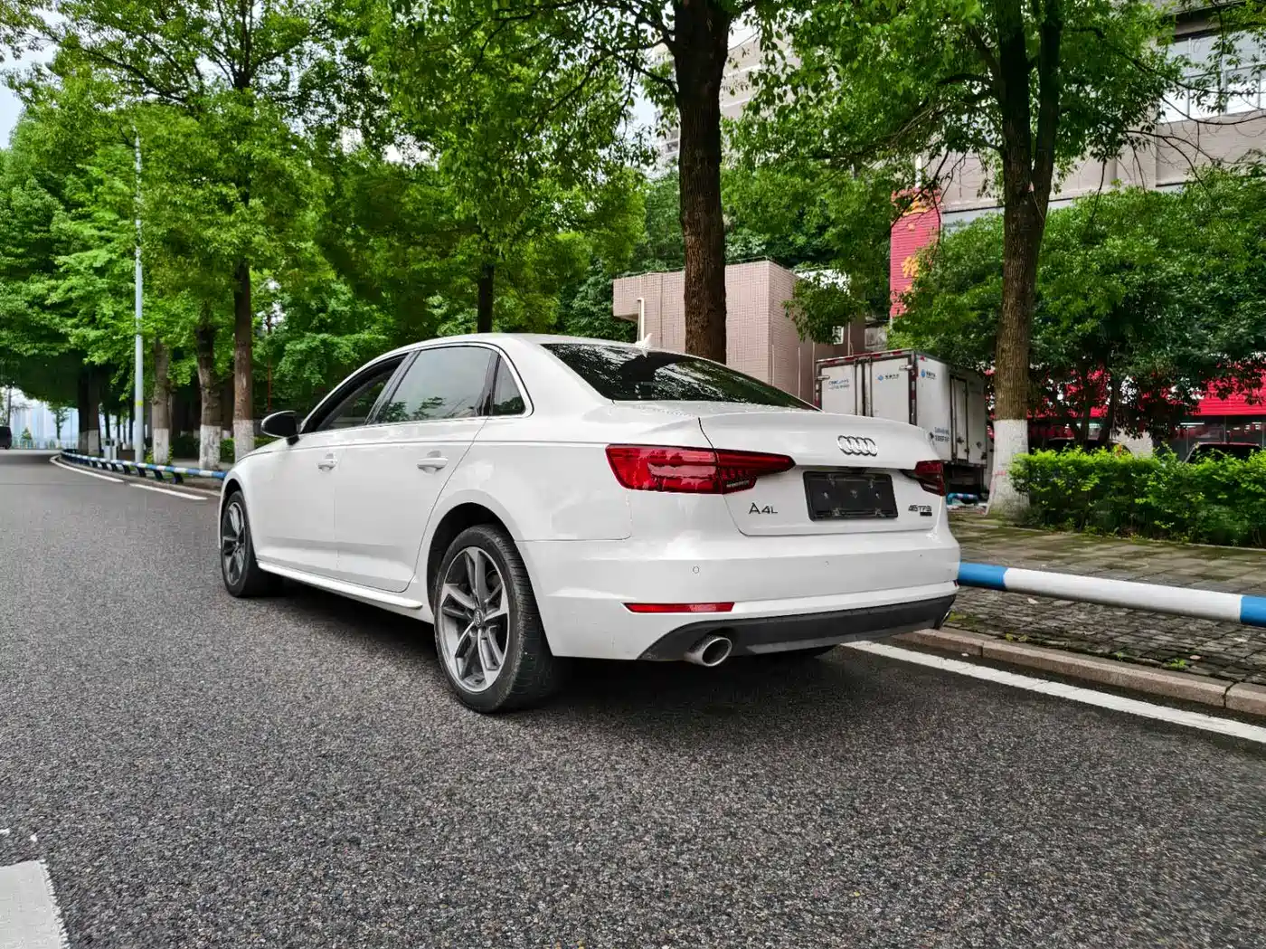 Audi A4L 2017 40 TFSI Fashion Edition фото 7