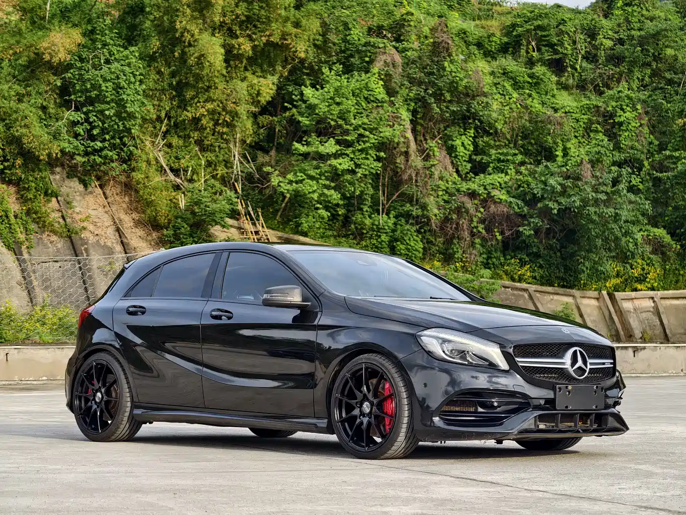 Mercedes-Benz A-Class AMG (Import) 2017 Facelift AMG A 45 4MATIC фото 3