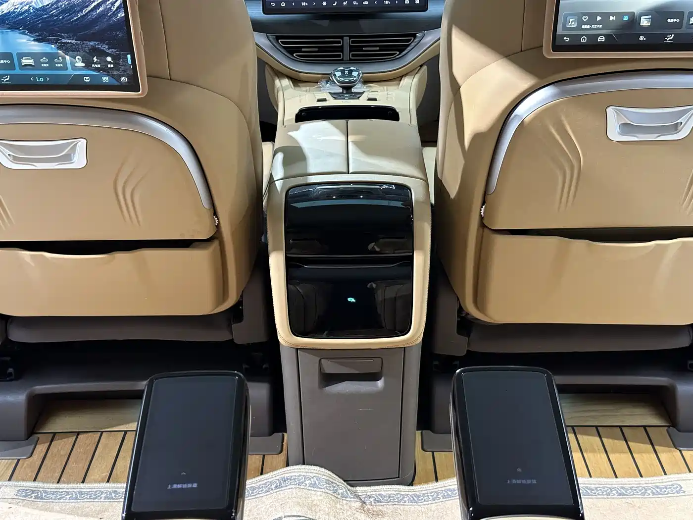 Denza D9 2022 DM-i 970 AWD Flagship фото 18